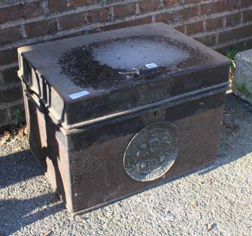 Metal strong box